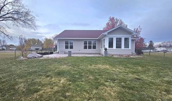 1204 Willow Dr, Aberdeen, SD 57401