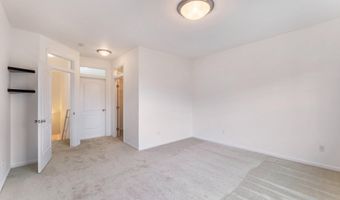 2925 N Knightsbridge Cir, Ann Arbor, MI 48105