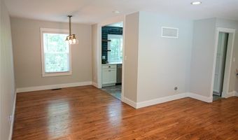 270 Village Creek Dr, Ballwin, MO 63021