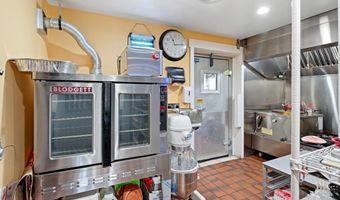 484 N DUPONT Hwy, Dover, DE 19901