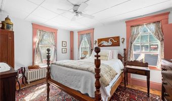 23 Willow St, Newport, RI 02840