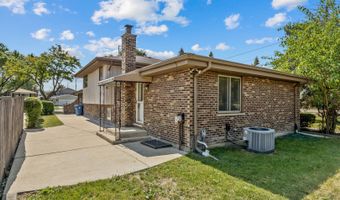 1750 W Woodland Ave, Addison, IL 60101