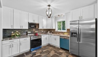62 Barry Dr, Alloway, NJ 07422