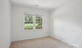 10016 Whitethorn Dr, Charlotte, NC 28277