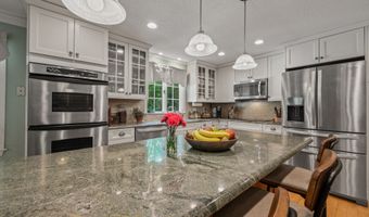 82 Beverly Dr, Avon, CT 06001