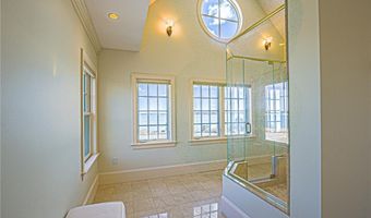 127 Cliff Dr, Narragansett, RI 02882