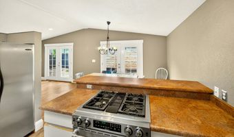 767 Twin Pines Cir, Ashland, OR 97520