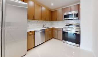 20100 W Country Club Dr 801, Aventura, FL 33180