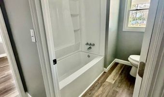 309 E Wayne St, Adel, GA 31632