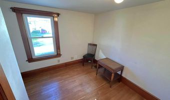 208 7th St, Bangor, ME 04401