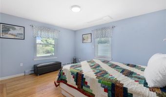 289 Oliphant Ln, Middletown, RI 02842