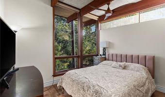 25 Logan Rd, Alton, IL 62002