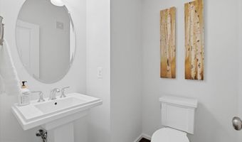42045 BERKLEY HILL Ter, Aldie, VA 20105