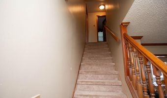 836 DEVENNEY Dr, Bellmawr, NJ 08031