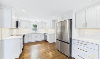 28 Eden Crest Dr, Cranston, RI 02920