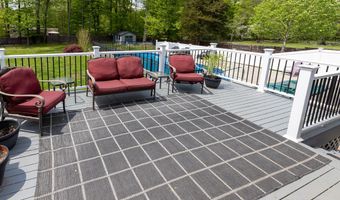 49 Kelseytown Rd, Clinton, CT 06413