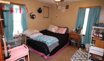 515 N 6th St, Arlington, NE 68002