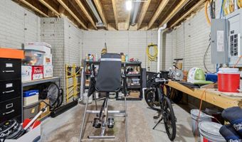 1337 S 7th St, Adel, IA 50003