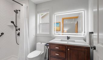 2744 W COMMONWEALTH Ct, Appleton, WI 54914