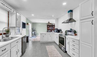 228 Elizabeth Ave, Bayville, NJ 08721