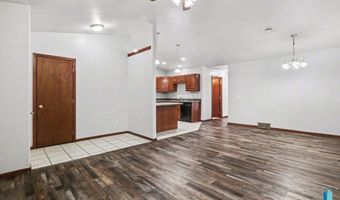 412 N 9th Ave, Brandon, SD 57005