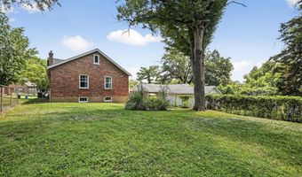8025 McGee St, Affton, MO 63123
