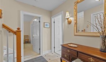 44 Bliss Mine Rd 4, Middletown, RI 02842