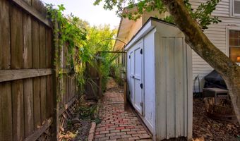 241 Washington St, Bay St. Louis, MS 39520