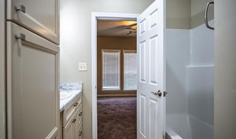111 College St, Batesville, MS 38606