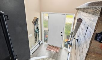 825 Valley Dr, Amherst, OH 44001