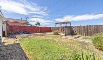 11428 Redwood St, Armona, CA 93202