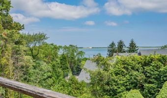 93 Harris Meadow Ln, Barnstable, MA 02630