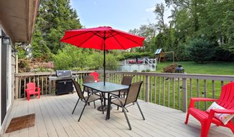 1 Parkwood Terrace Dr, Danbury, CT 06811