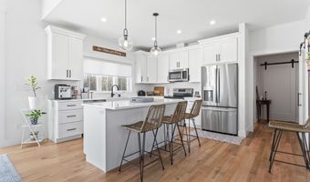 173 Tamrox Dr, Arundel, ME 04046