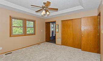 1006 SE Peterson Dr, Ankeny, IA 50021