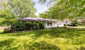 915 Sharondale Dr, Amherst, OH 44001