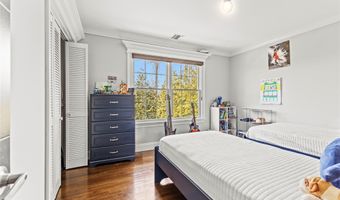 123 Columbus Blvd, Amityville, NY 11701