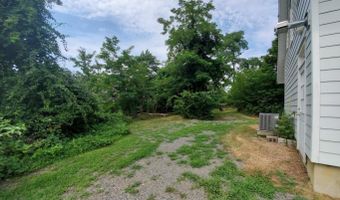 92 Compton St, Belford, NJ 07718
