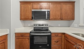 6 Spring Lake Cir, Savannah, GA 31407