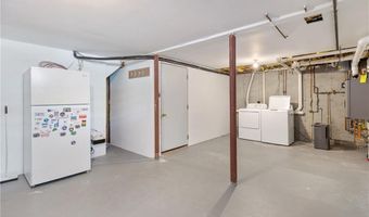 433 Wolcott Ave, Middletown, RI 02842