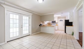203 Magnolia Dr, Adel, GA 31620