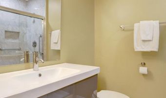2540 S WALTER REED Dr #4, Arlington, VA 22206