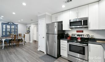 4014 Larkspur Ln, Charlotte, NC 28205