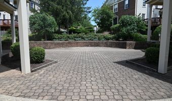 6152 WELLINGTON COMMONS Dr, Alexandria, VA 22310