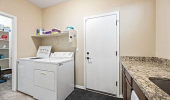 86 E MOON Vis, Apache Junction, AZ 85119