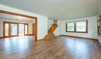 822 7th St, Ames, IA 50010