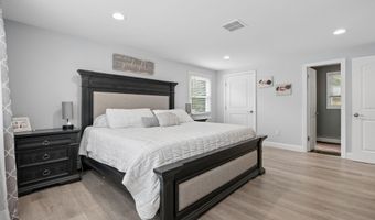 24 Jubilee Cir, Aberdeen, NJ 07747