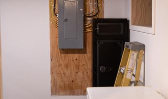 925 S 2nd St, Aberdeen, SD 57401