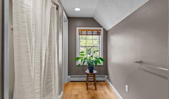 30 First School St, Bristol, RI 02809