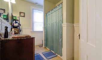 13 Blackstone St, Cumberland, RI 02864